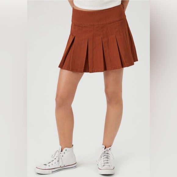 Khaki Pleated Twill Mini Skirt - Picture 5 of 8